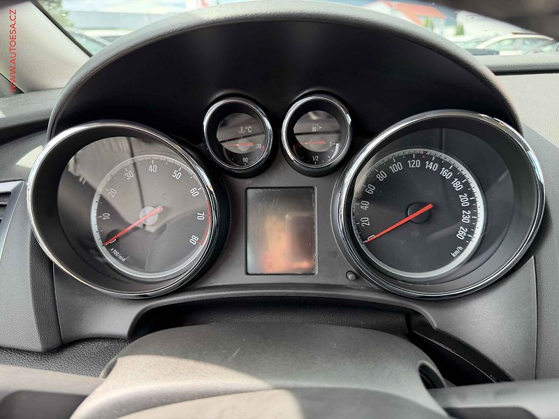 Opel Astra (2014) 1.4i, 2.maj,ČR, STK6/28 - fotka 16 z 16