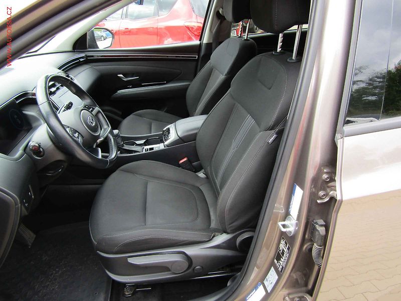 Hyundai Tucson (2022) 1.6i, AC, LED, navi - fotka 9 z 19