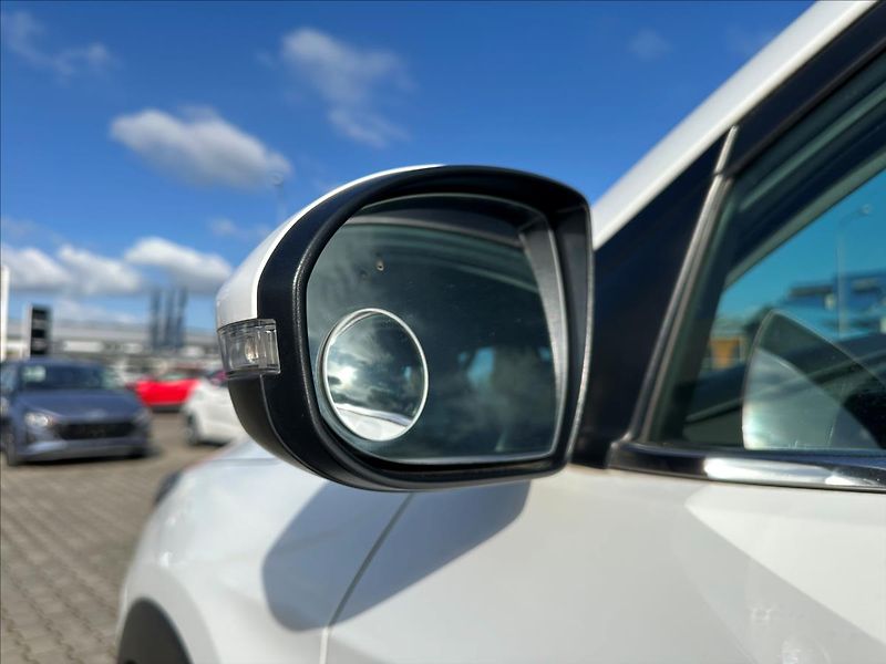Hyundai Tucson 2,0 CRDi 4WD LP STYLE AT - fotka 12 z 26