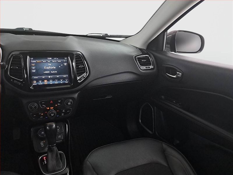 Jeep Compass (2020) 1.4 MultiAir, 4X4, Automat - fotka 8 z 17
