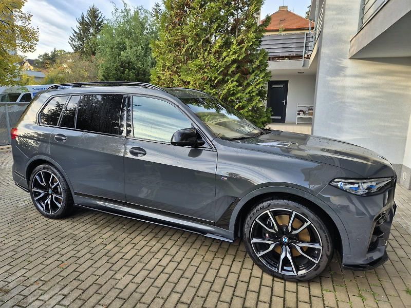 BMW X7 (2021) 40d Xdrive   REZERVACE - fotka 9 z 29