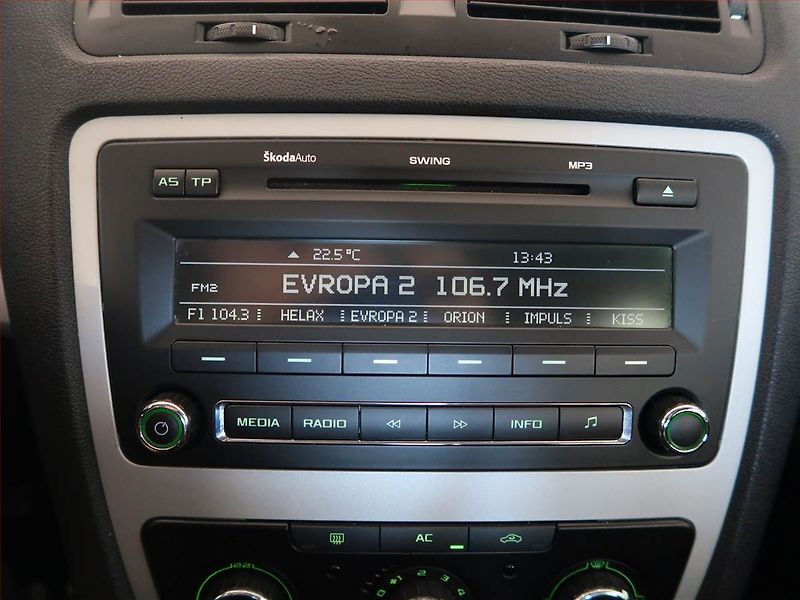 Škoda Octavia (2009) Ambiente 1.6, Tempomat - fotka 12 z 13