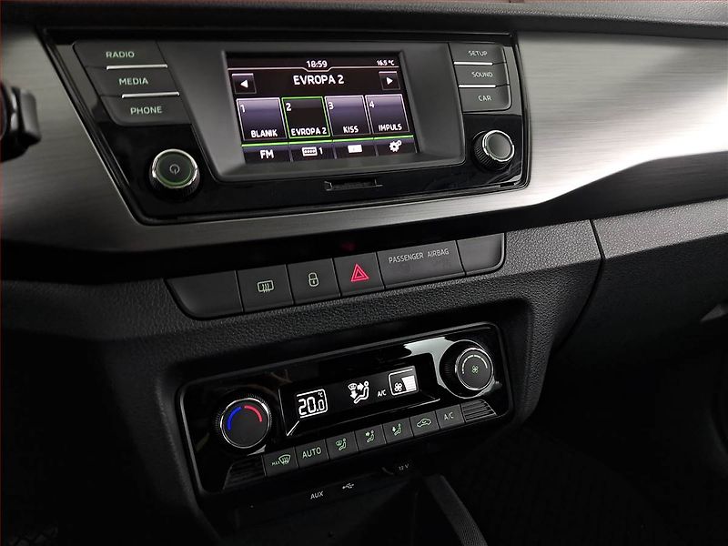 Škoda Fabia (2015) Style 1.2 TSI, Park. senzory - fotka 12 z 14