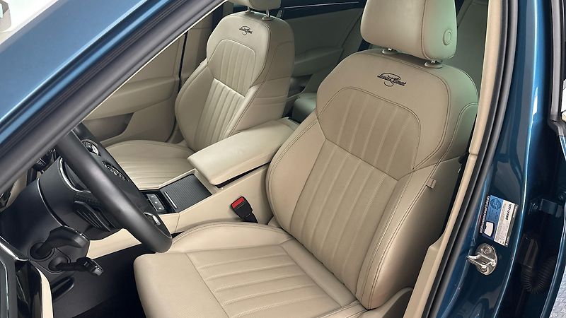 Škoda Superb 2.0 TDI L&K DSG 4x4 - fotka 15 z 35