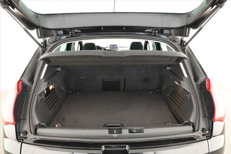 Peugeot 3008 (2012) 1.6 HDi, Navi, Tempomat - fotka 12 z 14