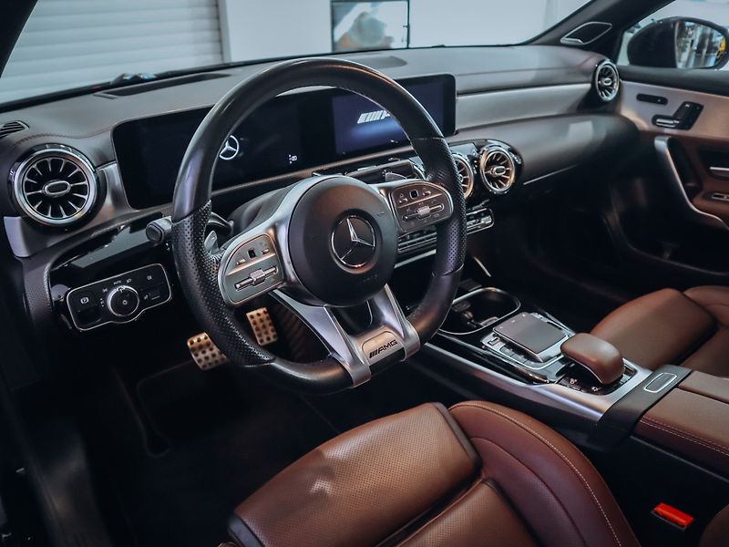 Mercedes-Benz Třídy A A 35 AMG 4MATIC - fotka 10 z 25