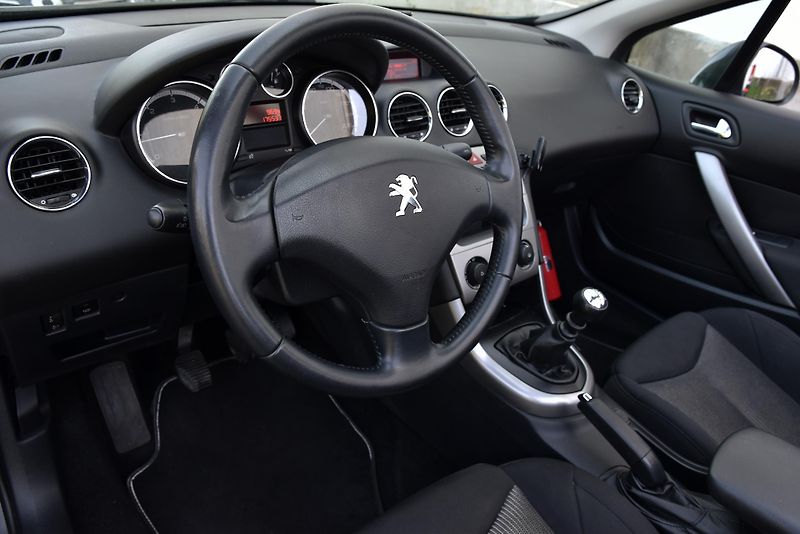 Peugeot 308 CC 1.6 HDi 6st,KLIMA,TEMP,ALU - fotka 14 z 41