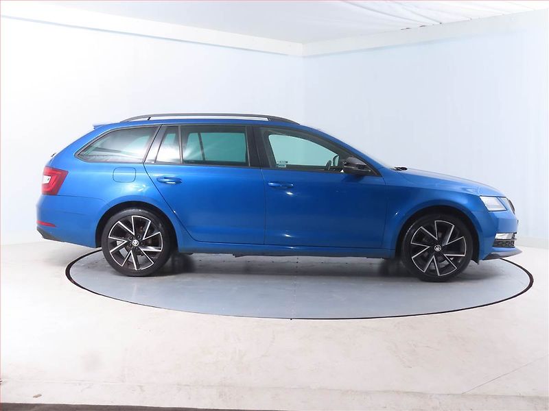 Škoda Octavia (2019) Ambition 1.5 TSI, Serv.kniha - fotka 6 z 16