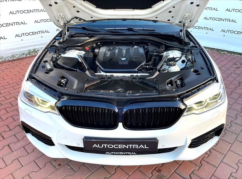 BMW Řada 5 3,0 D,530 xDrive,195kW,M-PACKE - fotka 9 z 34