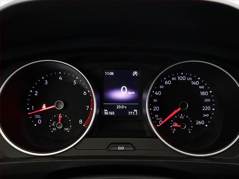 Volkswagen Tiguan (2018) 1.4 TSI, ČR,1.maj, Tempomat - fotka 9 z 14