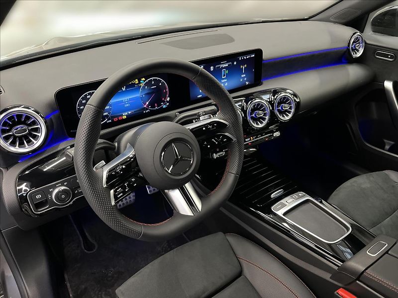 Mercedes-Benz Třídy A 220d sedan AMG Line Night - fotka 9 z 22