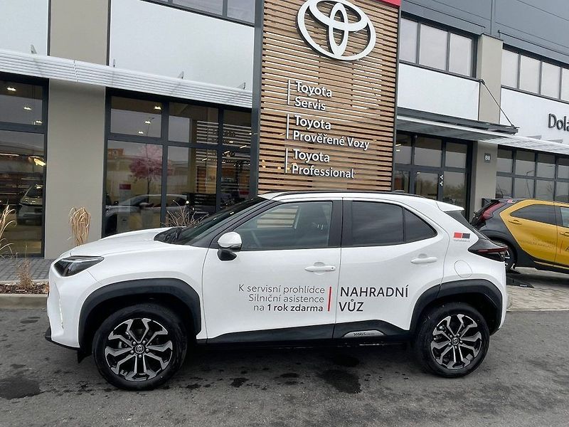 Toyota Yaris Cross 1.5 130k FWD Hybrid Style - fotka 2 z 28