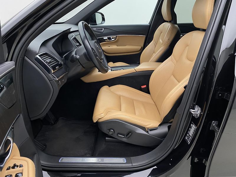 Volvo XC90 B6 AWD INSCRIPTION AUT CZ 7m - fotka 3 z 51