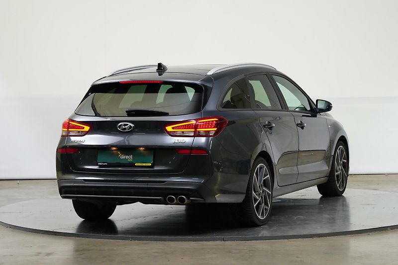 Hyundai i30 - fotka 2 z 23
