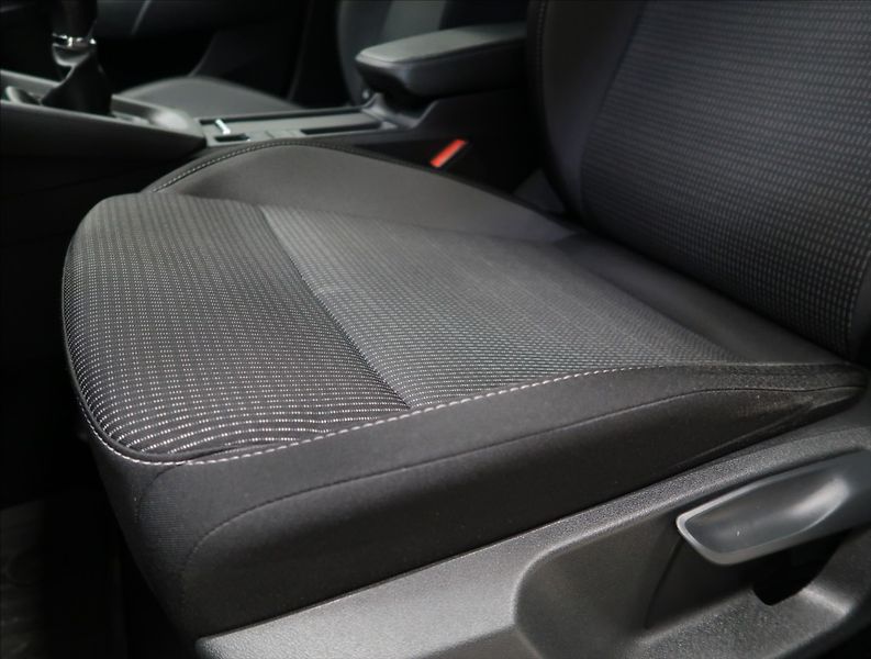 Škoda Octavia 2,0 TDI ČR 1 MAJITEL DPH - fotka 34 z 40