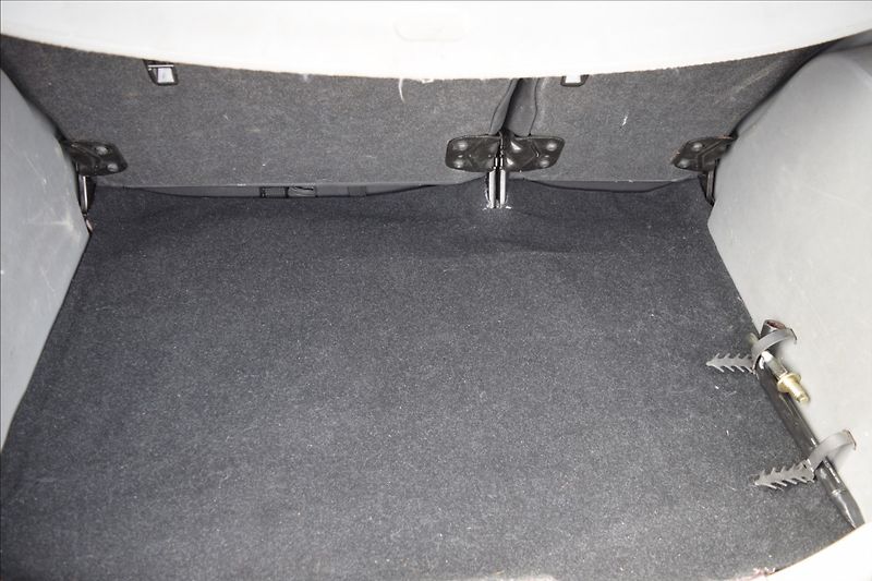 Mazda 2 1,4 D 50KW NOVÁ STK  AUTOMAT - fotka 16 z 41