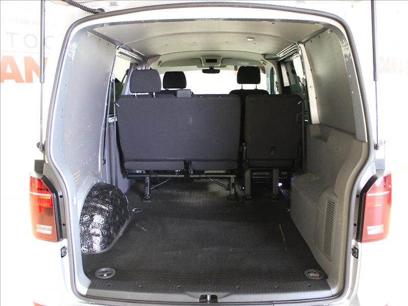 Volkswagen Transporter 2,0 TDI 110KW DSG 5 míst T6.1 - fotka 8 z 35