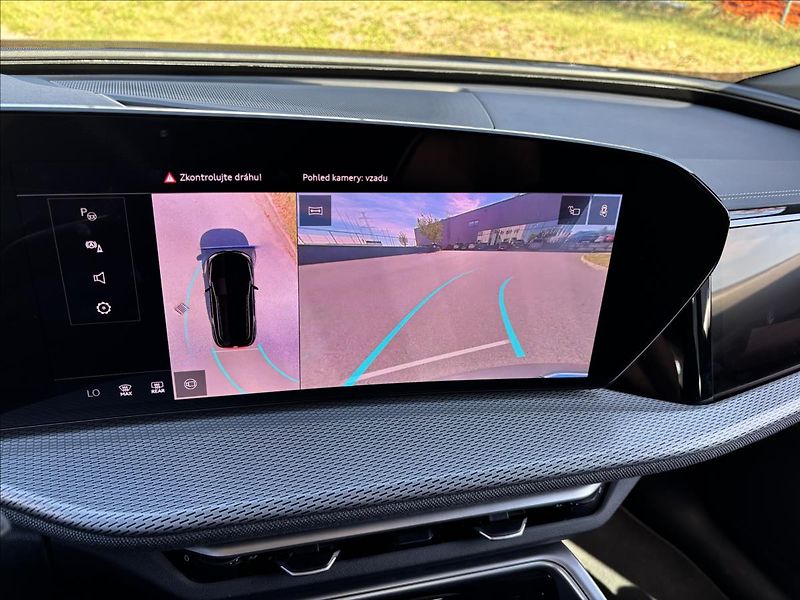 Audi Q5 2,0 TDI 150kW S-Line quattro - fotka 40 z 52