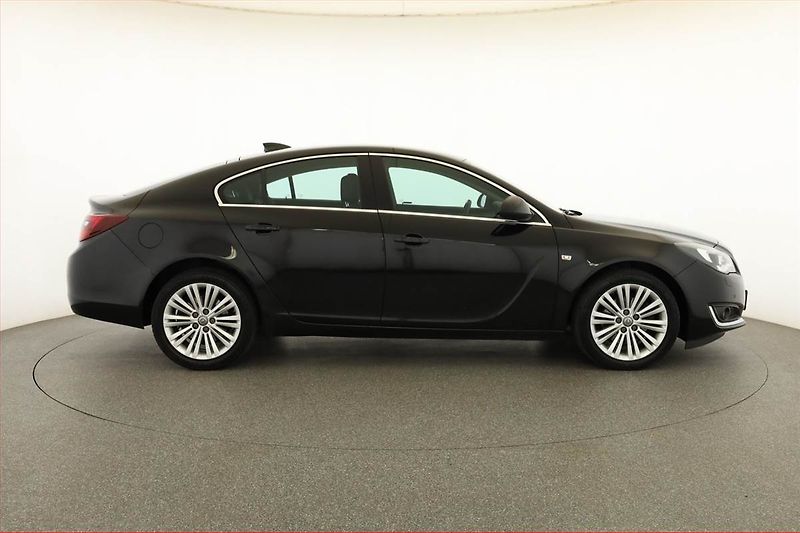 Opel Insignia (2017) 2.0 CDTI, 4X4, Automat - fotka 6 z 15