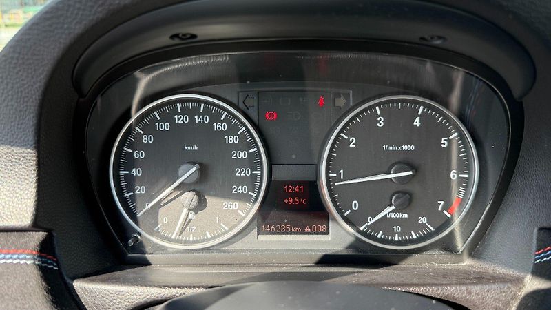 BMW Řada 3 (2009) 318i 105kW *Alu*Keyless*Klima* - fotka 15 z 24