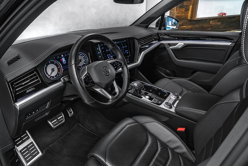 Volkswagen Touareg R-line 4M Vzduch IQ Ergo - fotka 11 z 24