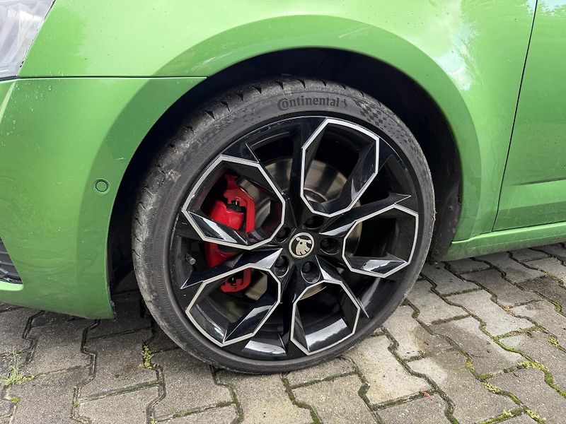 Škoda Octavia (2015) RS 2.0 TSI 162kW Challenge DPH - fotka 10 z 12