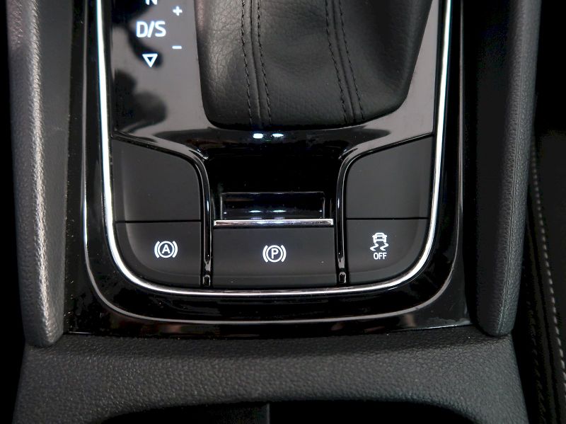 Škoda Karoq (2021) STYLE 1.5TSI 110KW DSG TAŽNÉ - fotka 35 z 40