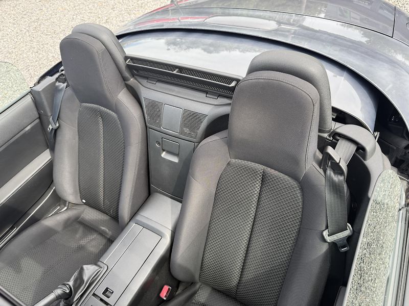 Mazda MX-5 1.8  93kW Roadster 123tkm - fotka 13 z 15