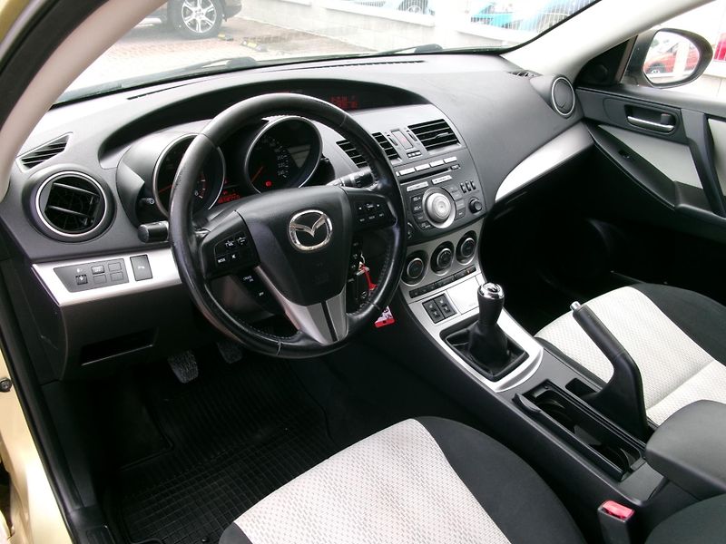 Mazda 3 (2009) 1,6i AC NAVI TEMP VÝHŘEV - fotka 27 z 31