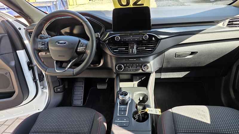 Ford Kuga (2022) 2.5i PHEV 165 kW ST-line AT TZ - fotka 15 z 40