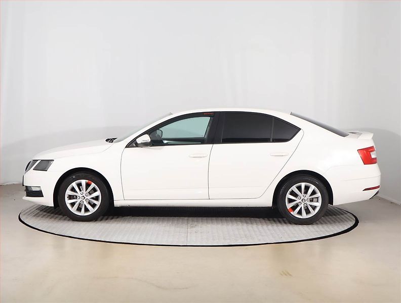 Škoda Octavia (2018) 1.6 TDI, Tempomat - fotka 3 z 22