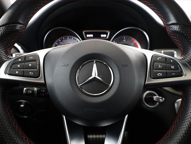 Mercedes-Benz GLA (2017) AMG line 220 d, Automat - fotka 8 z 20