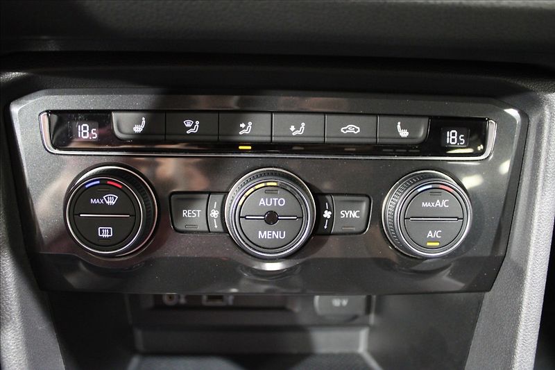 Volkswagen Tiguan Allspace 2,0 TSI ALL 4M DSG R-line - fotka 24 z 33