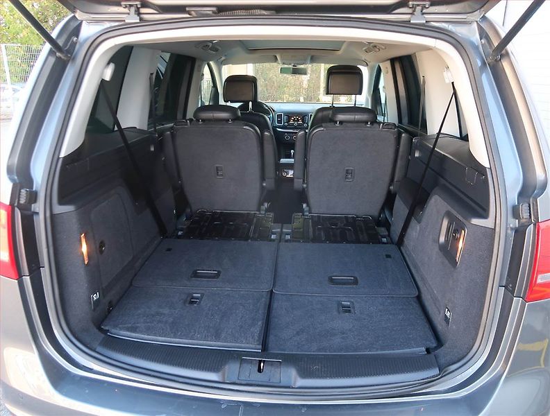 Volkswagen Sharan (2013) Highline 2.0 TDI, Automat - fotka 14 z 24