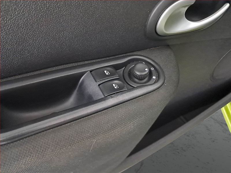 Renault Clio (2010) 1.2 16V , ČR,1.maj, po STK - fotka 15 z 15