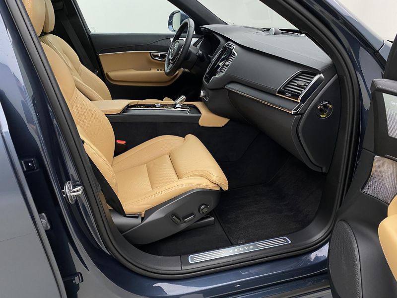 Volvo XC90 B5 AWD BRIGHT ULTRA REZERVACE - fotka 24 z 66
