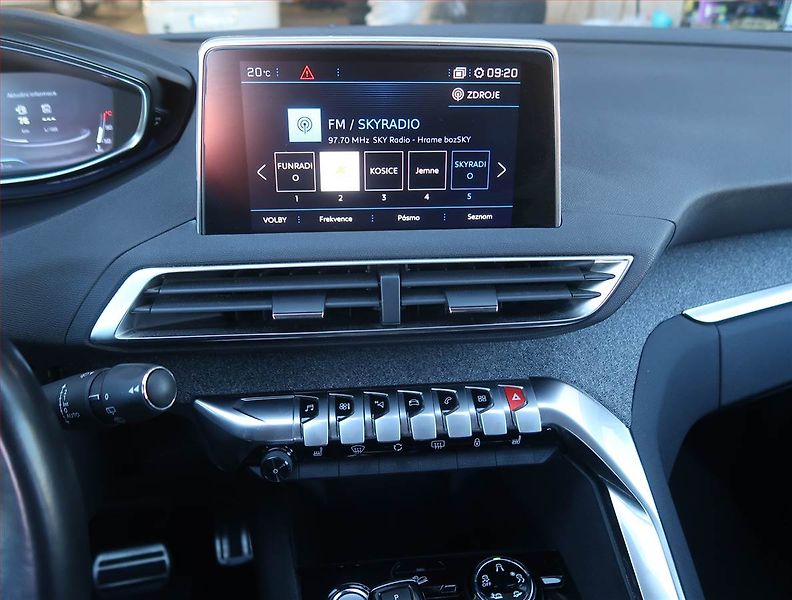 Peugeot 5008 (2018) Allure 1.6 THP, Automat - fotka 12 z 22