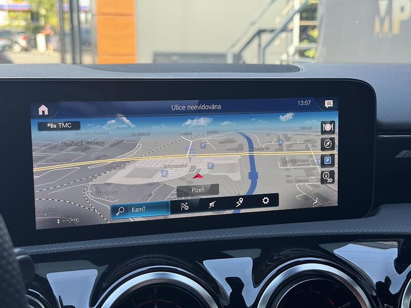 Mercedes-Benz Třídy A (2021) AMG 45 4MATIC+, MULTIBEAM  - fotka 32 z 56