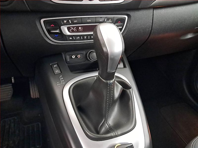 Renault Scénic (2010) 1.5 dCi, Automat, Navi - fotka 13 z 18