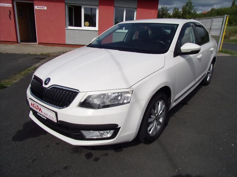 Škoda Octavia 1,6 TDI Ambiente 81kW ČR - fotka 8 z 28