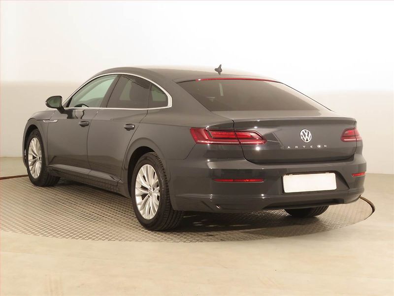 Volkswagen Arteon (2019) 2.0 TDI, Serv.kniha, Bi-Xenony - fotka 4 z 15