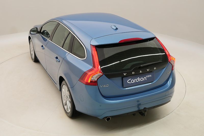 Volvo V60 D2 SUMMUM AUT - fotka 17 z 44