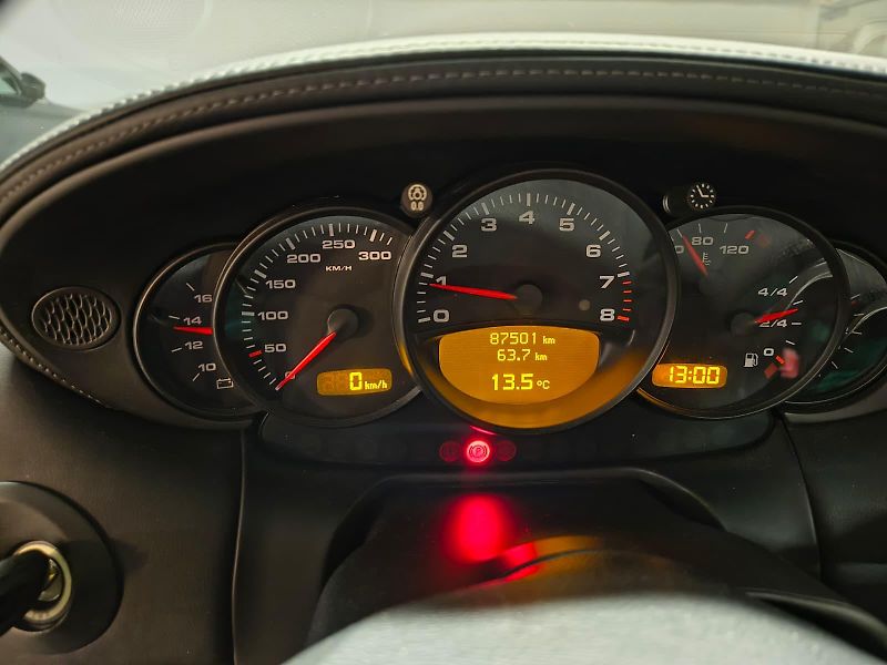 Porsche 911 CARRERA 4 - fotka 20 z 20