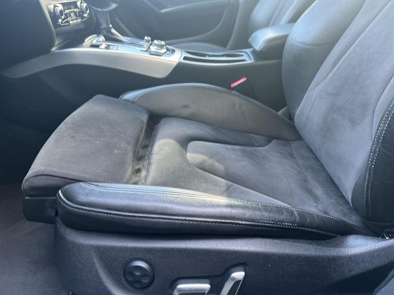 Audi A4 Avant 3.0TDi V6 180kw QUATTRO S-LINE - fotka 10 z 44