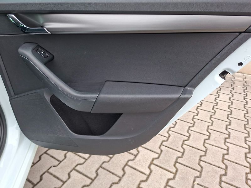 Škoda Octavia (2016) 1.6TDI 81kW DSG JOY - fotka 29 z 48