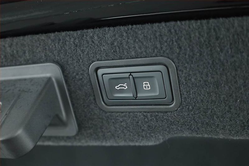 Audi A8 (2019) 55 TFSI - fotka 21 z 21