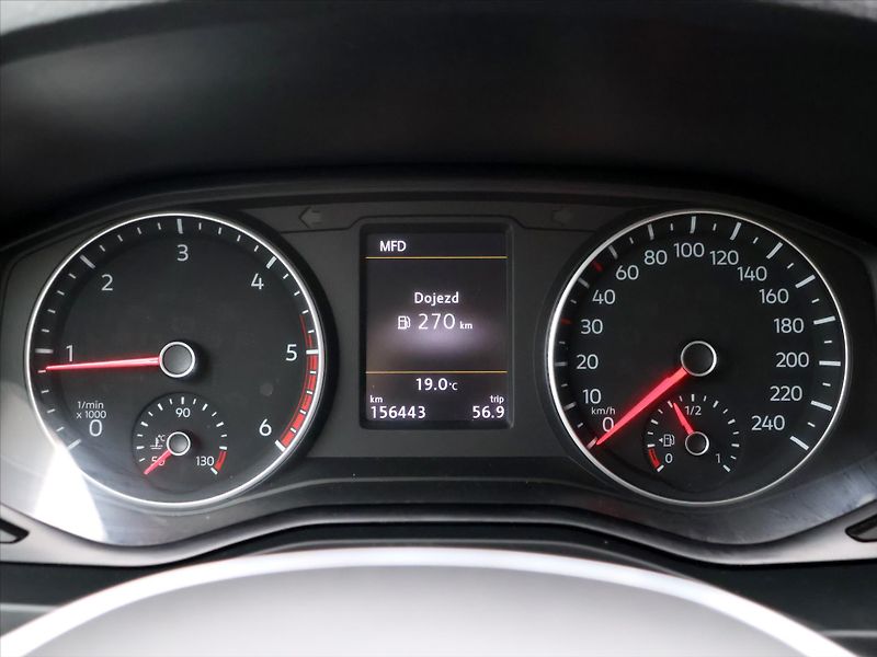 Volkswagen Amarok 3,0 V6 TDI 165kW Avent. DPH CZ - fotka 16 z 36