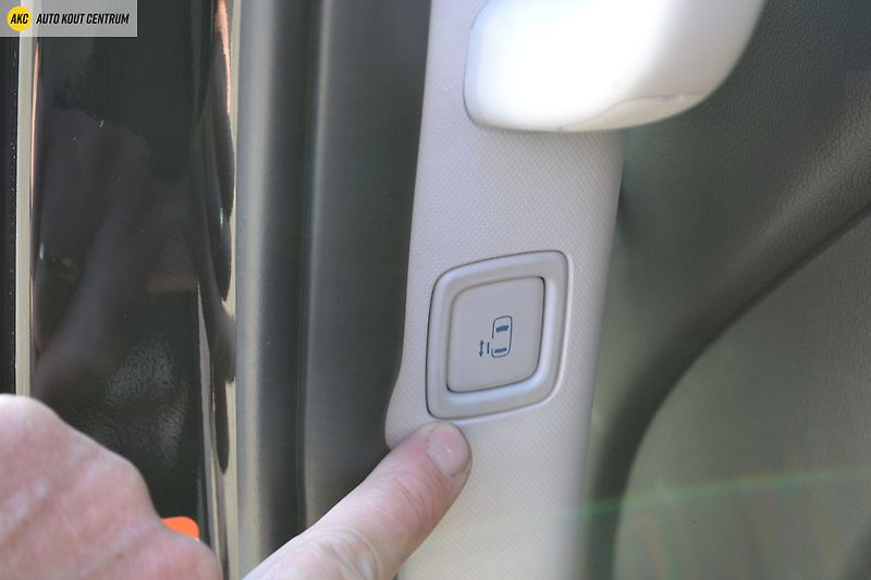 Hyundai Staria 1.6T-GDI HEV 225 PREMIUM EXECU - fotka 28 z 66