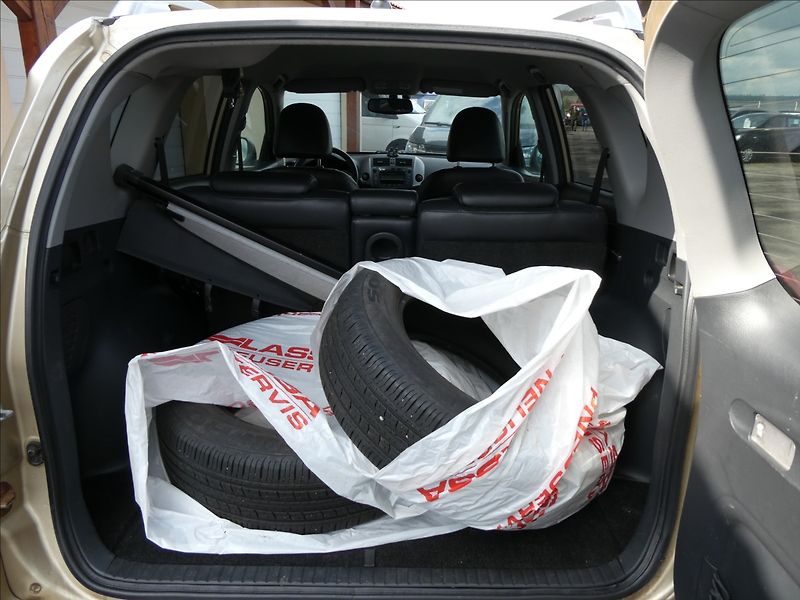 Toyota RAV4 2,2 D-4D 110kW 4x4,ČR,2.majite - fotka 19 z 40