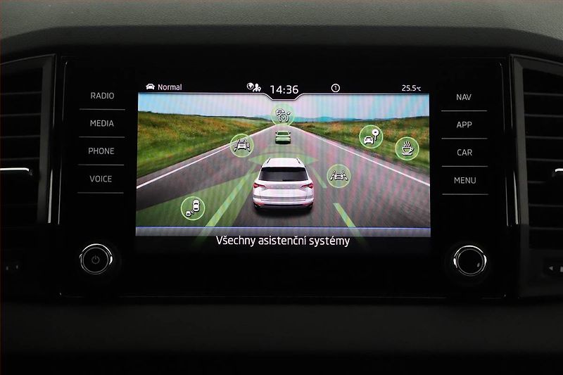 Škoda Karoq (2025) 1.5 TSI, Sportline, Navigace - fotka 16 z 20